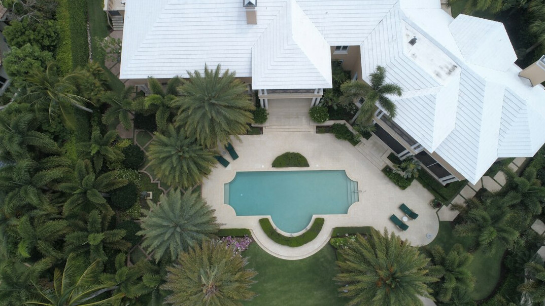 luxury celebrity mansion exterior